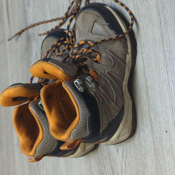 Hiking Boots - Picture 2 of 4